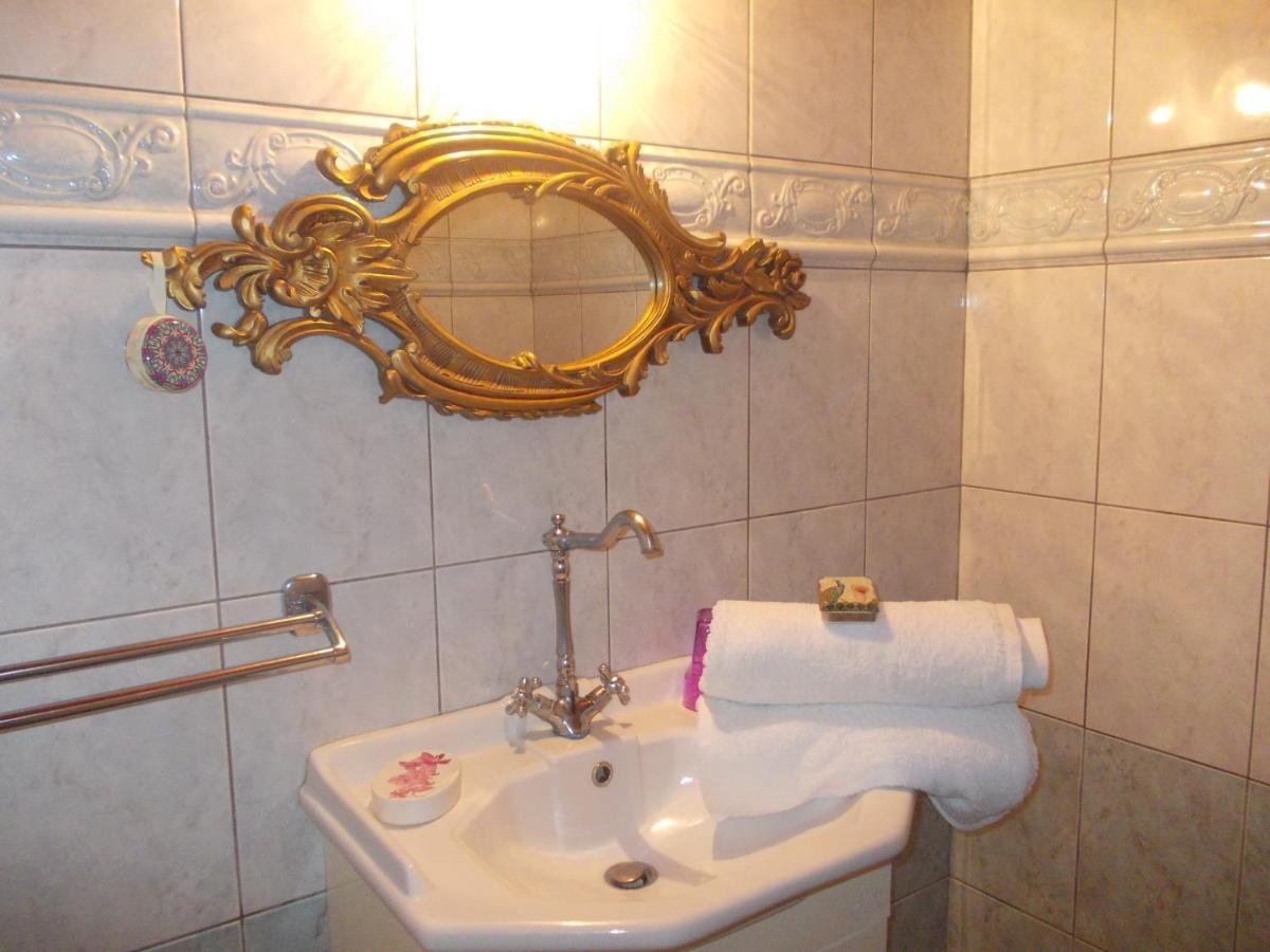 סקירוס Nyfes Traditional Boutique Frosyni מראה חיצוני תמונה