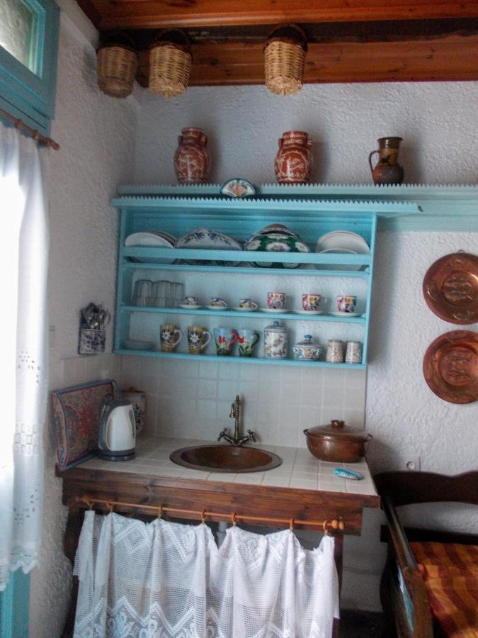 סקירוס Nyfes Traditional Boutique Frosyni מראה חיצוני תמונה