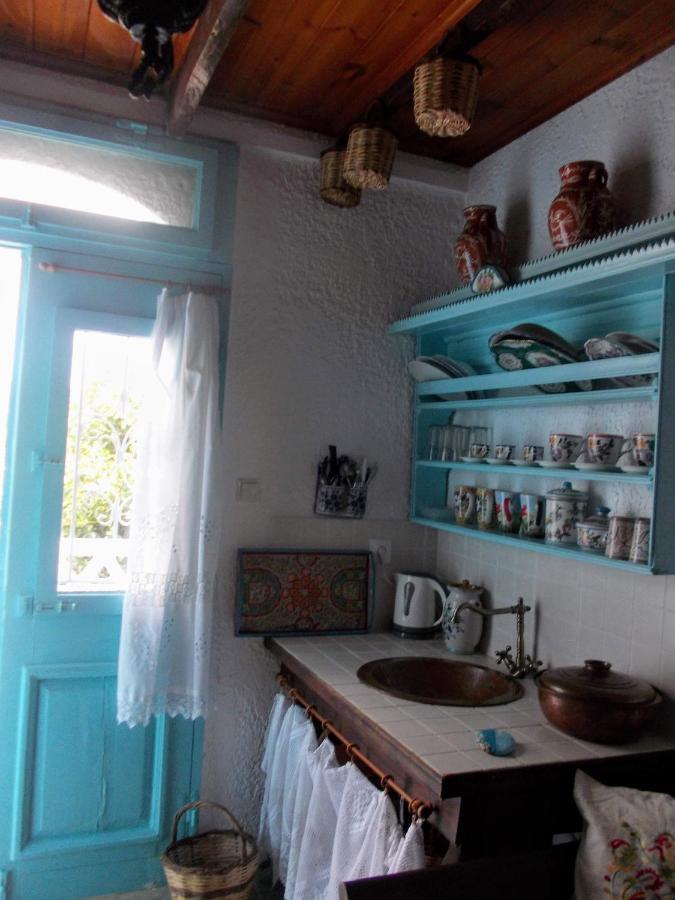 סקירוס Nyfes Traditional Boutique Frosyni מראה חיצוני תמונה
