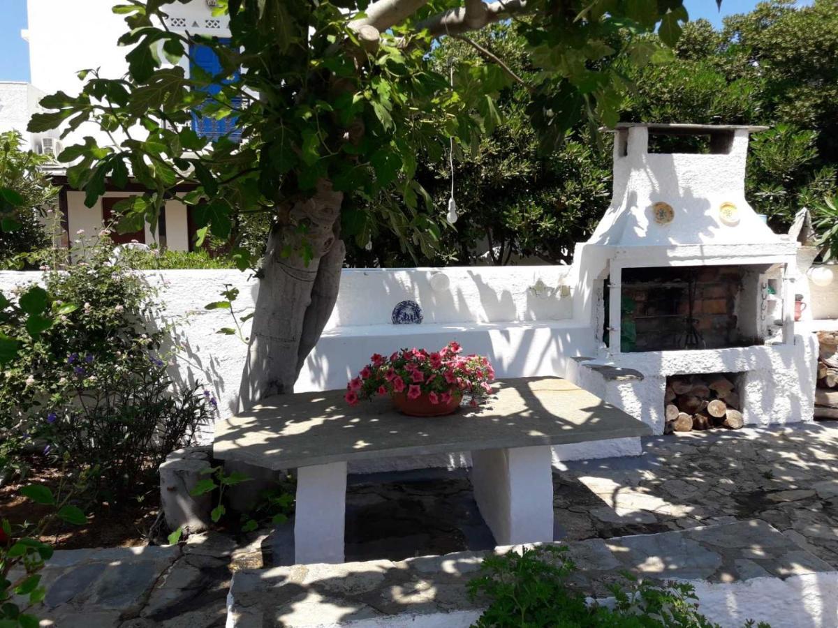סקירוס Nyfes Traditional Boutique Frosyni מראה חיצוני תמונה